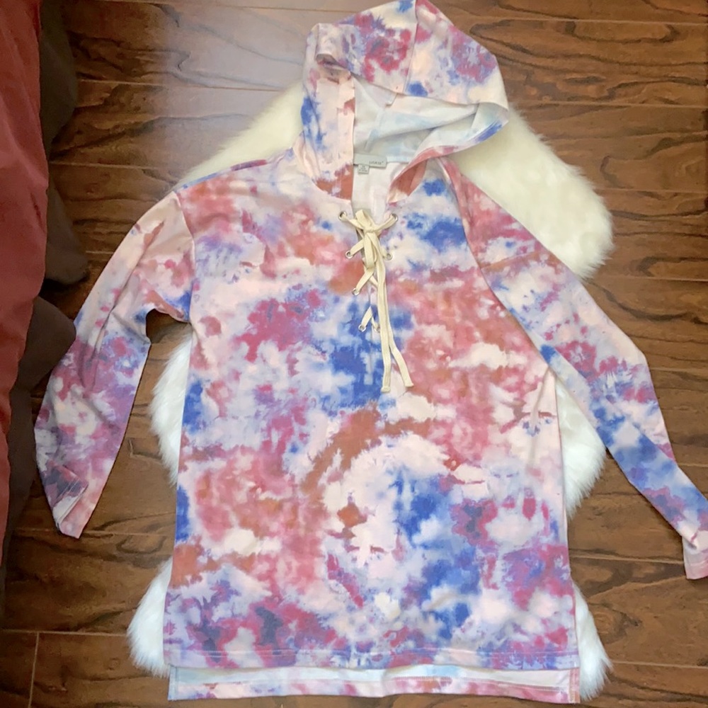 Luukse pink tie-dye lace-up hoodie in size M NWT